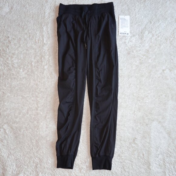 Women's Size 4 Lululemon Dance Studio Mid-Rise Jogger, Black, Full Length - Picture 5 of 11